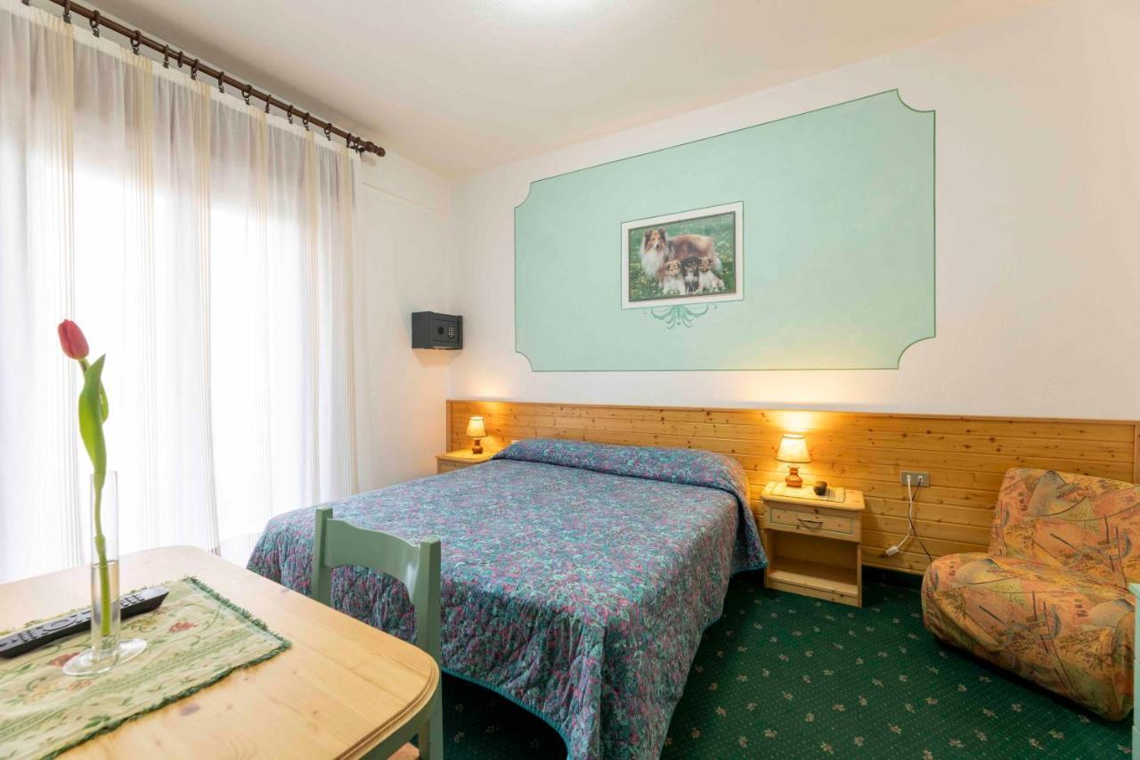 Hotel Castel Mani Сан-Лоренцо-ін-Банале Екстер'єр фото