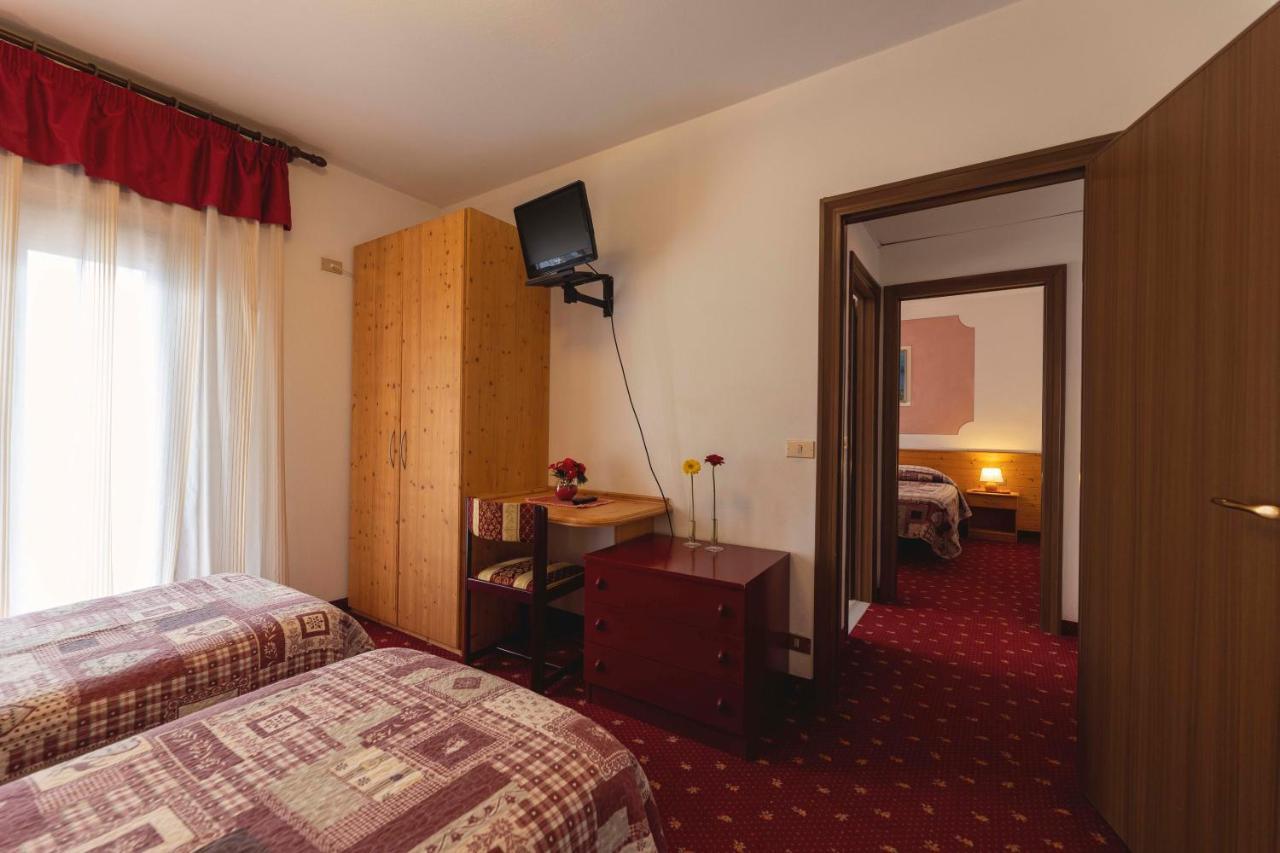 Hotel Castel Mani Сан-Лоренцо-ін-Банале Екстер'єр фото