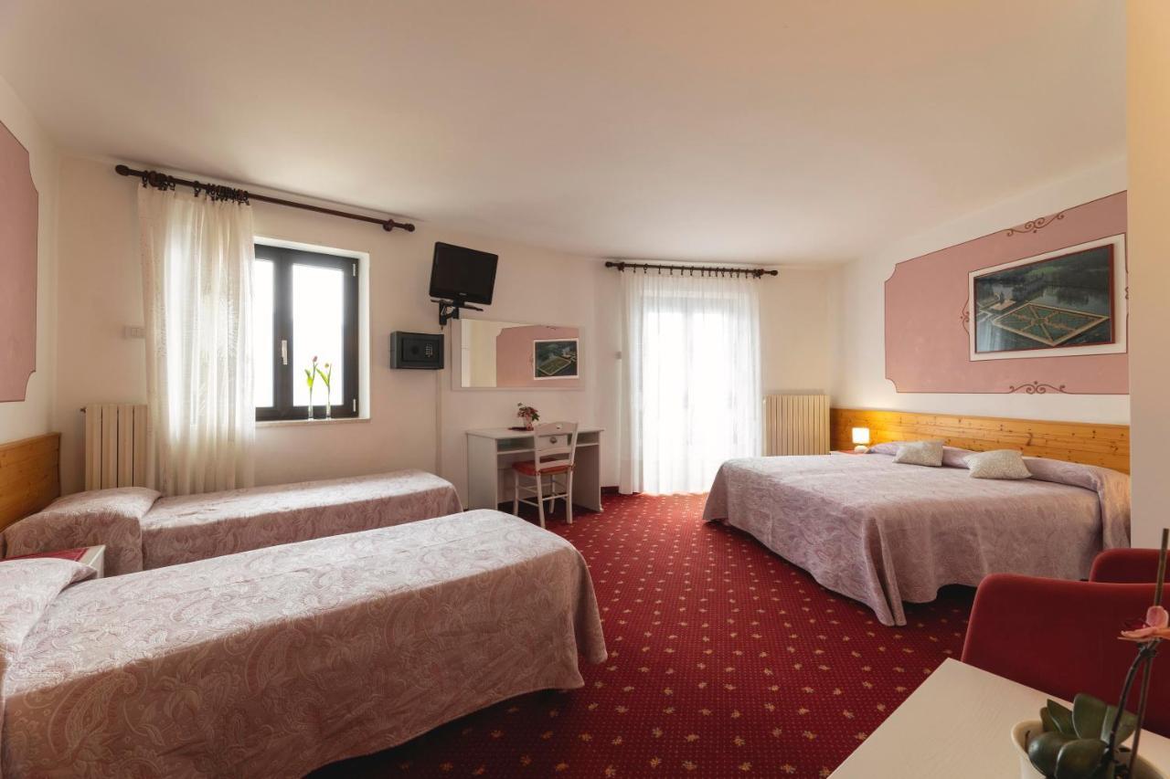 Hotel Castel Mani Сан-Лоренцо-ін-Банале Екстер'єр фото